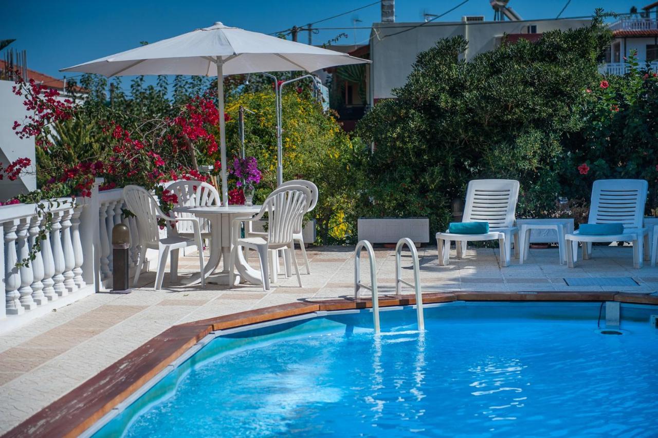Rouladina Apartments Stalós Екстериор снимка