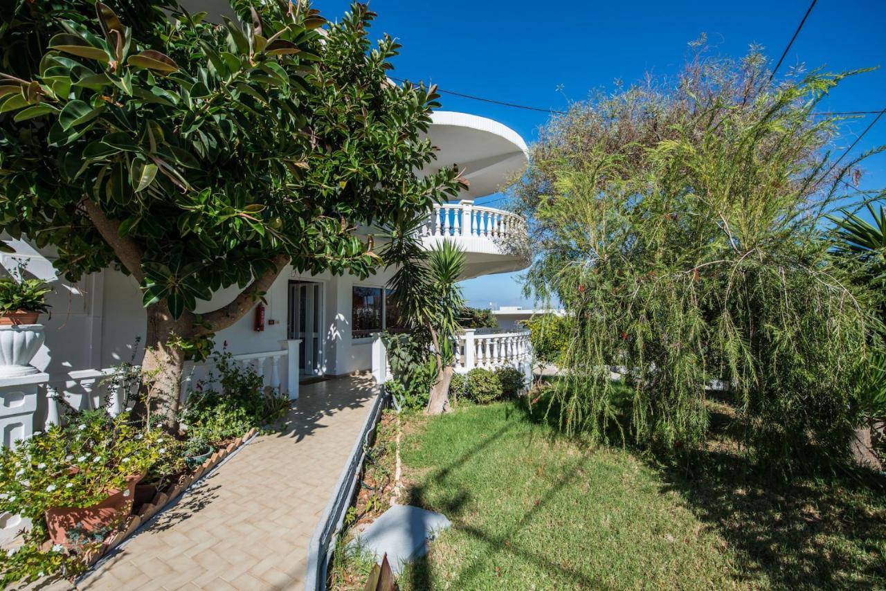 Rouladina Apartments Stalós Екстериор снимка