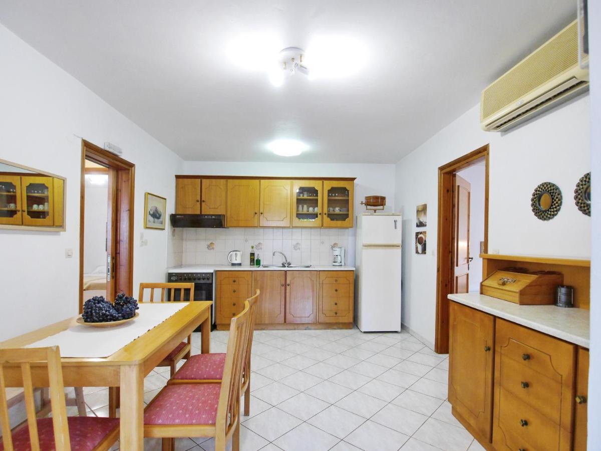 Rouladina Apartments Stalós Екстериор снимка