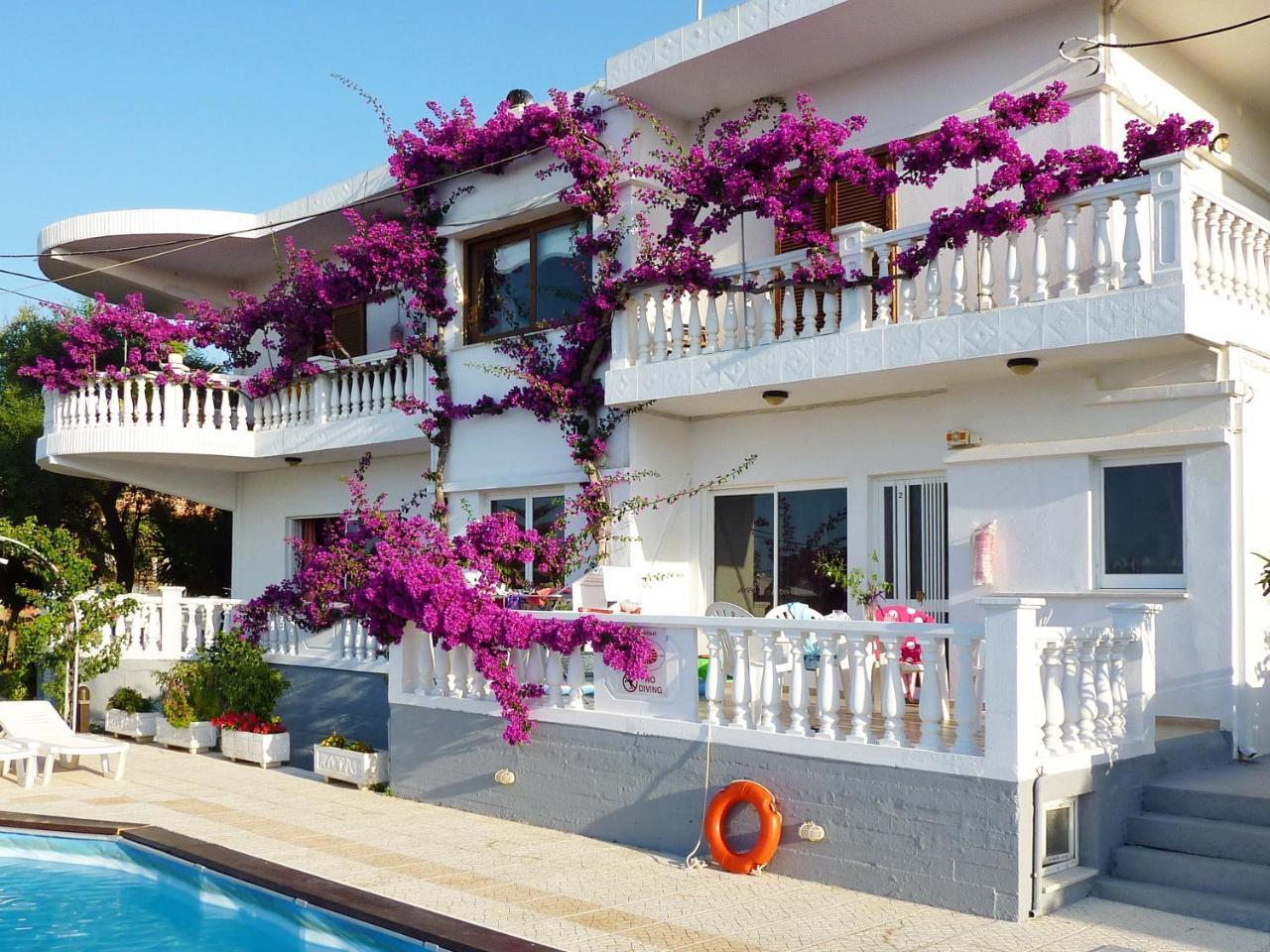 Rouladina Apartments Stalós Екстериор снимка
